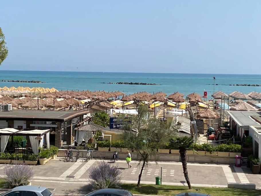 Jungle Breeze Lägenhet Pescara Exteriör bild